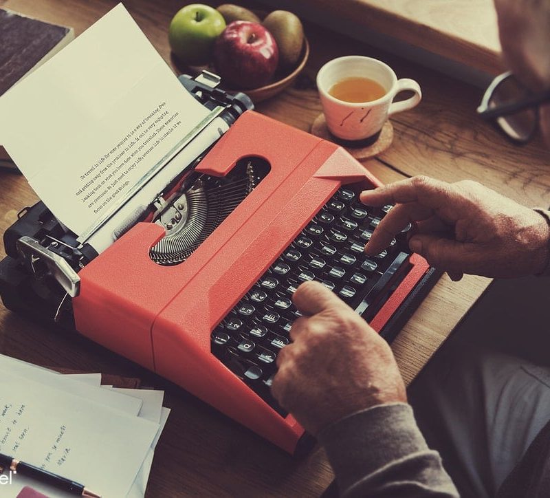 ده فرمان برای نویسنده شدن - نویسندگی